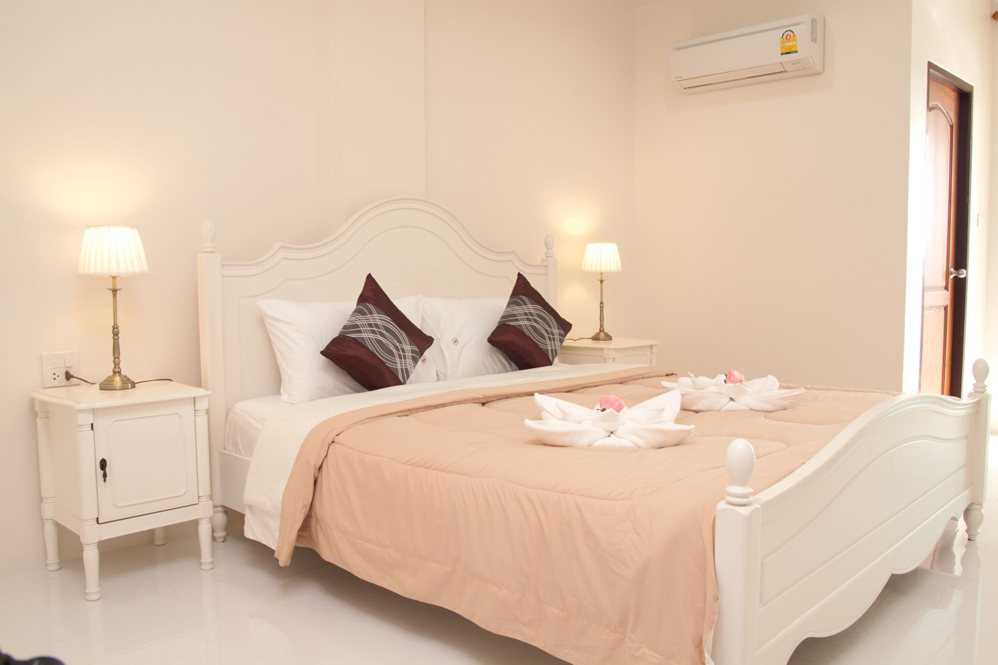 Js Residence Krabi town Extérieur photo